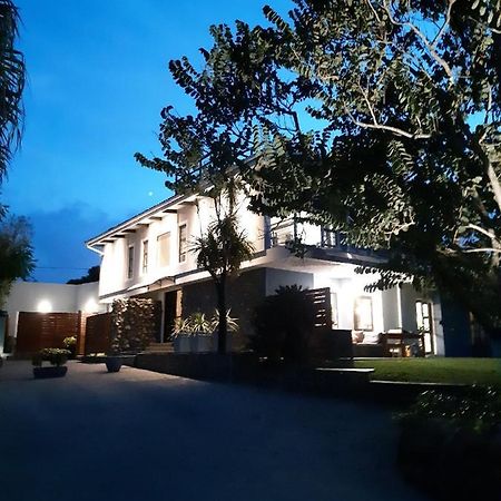 The Hillcrest Guesthouse อีสต์ลอนดอน ภายนอก รูปภาพ