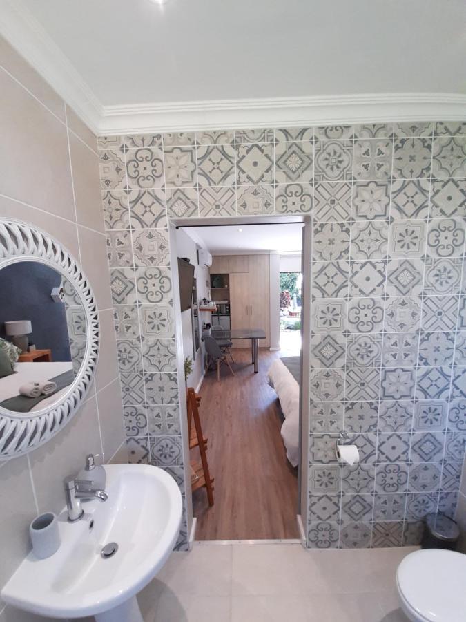 The Hillcrest Guesthouse อีสต์ลอนดอน ภายนอก รูปภาพ