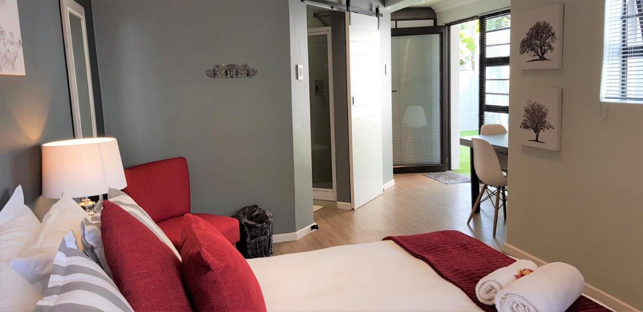 The Hillcrest Guesthouse อีสต์ลอนดอน ภายนอก รูปภาพ