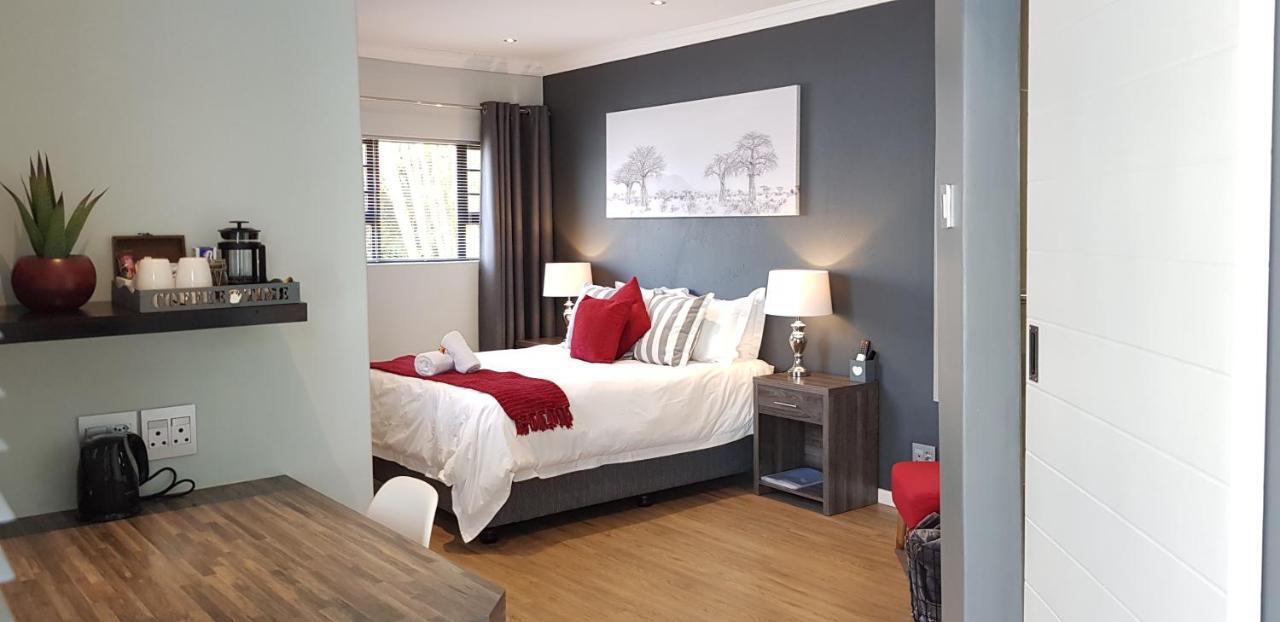The Hillcrest Guesthouse อีสต์ลอนดอน ภายนอก รูปภาพ